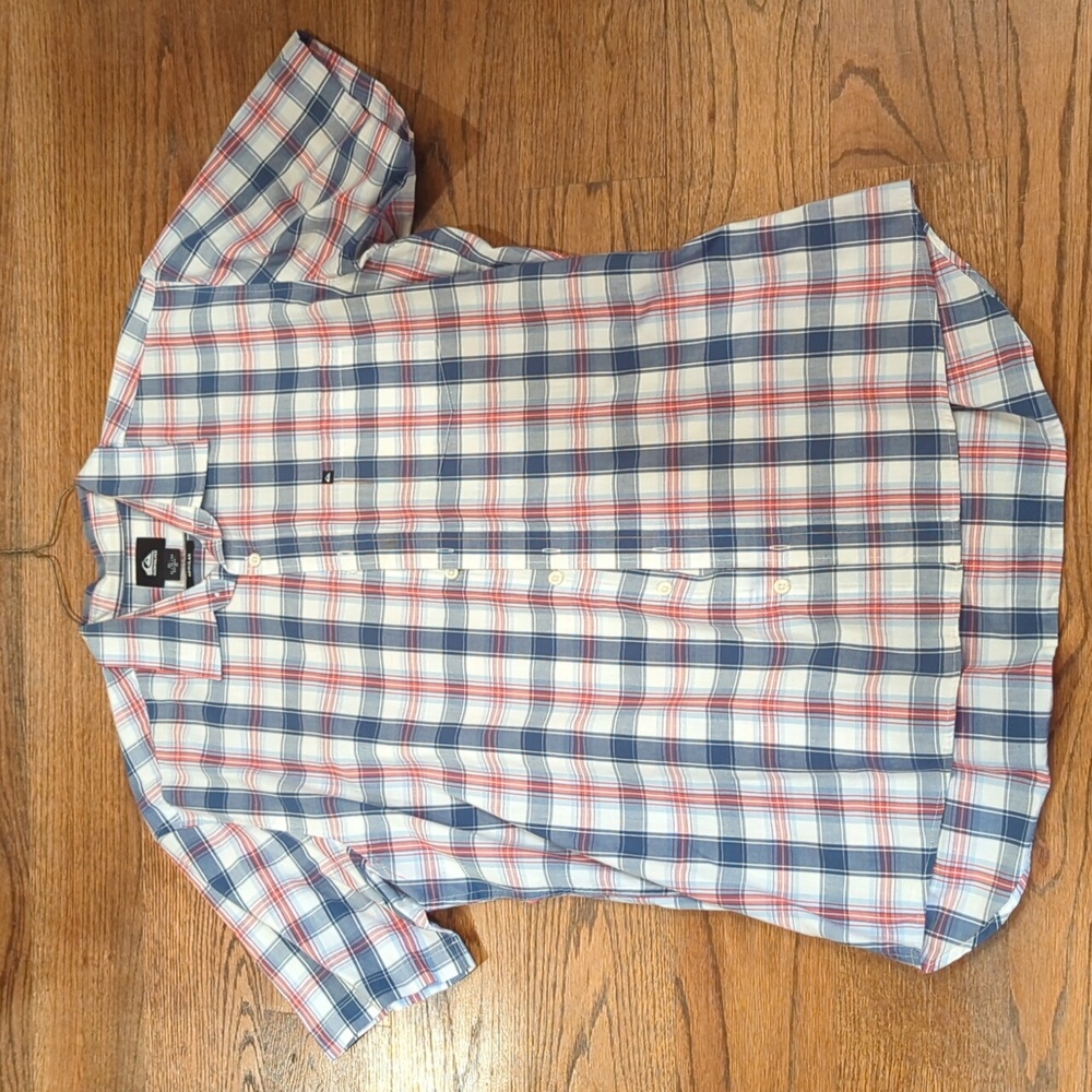 Quiksilver short sleeve button up shirt